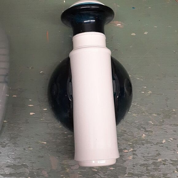 NEW-Vacco Ultra-Vac Food Storage container and air pump, - Picture 3 of 8